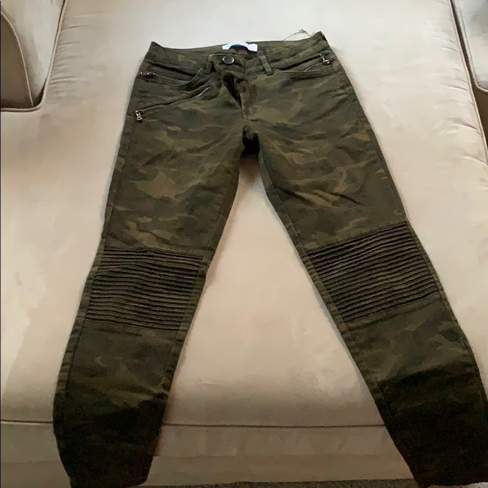 Women’s Zara Camo Pants